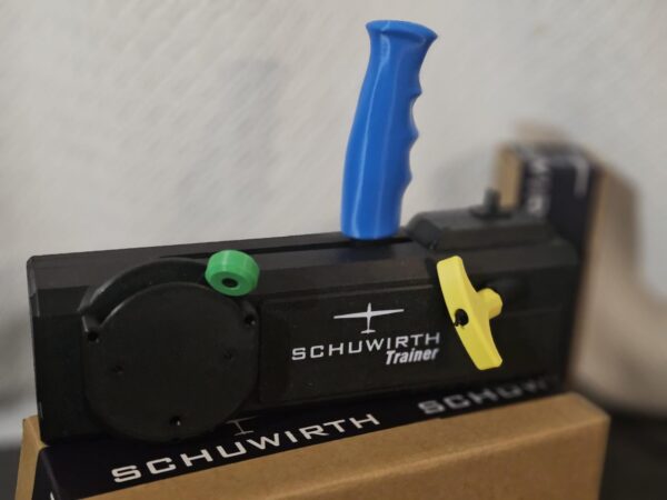 il_fullxfull.7598018898_48xj.jpg Schuwirth Trainer Quadrant with blue handle and green cylinder